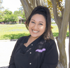 Alyssa: Front Desk receptionist